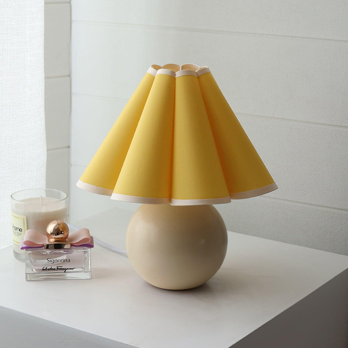 Nirixon lekfull bordslampa i tyg
