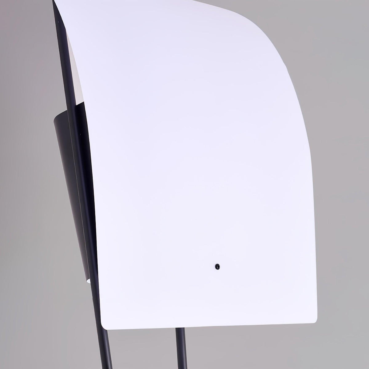 Candeeiro de pé minimalista Ulvynil
