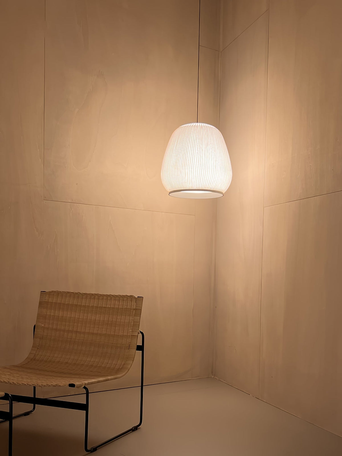 Lineiella minimalistisk pendellampa i tyg