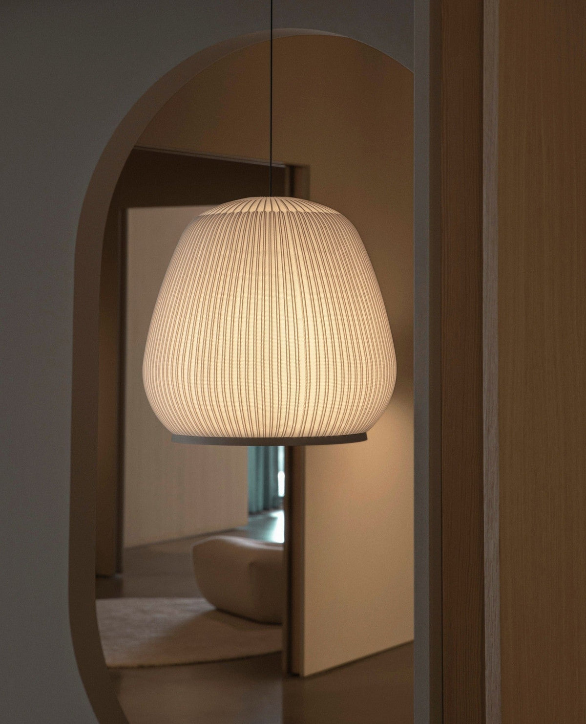 Lineiella minimalistisk pendellampa i tyg
