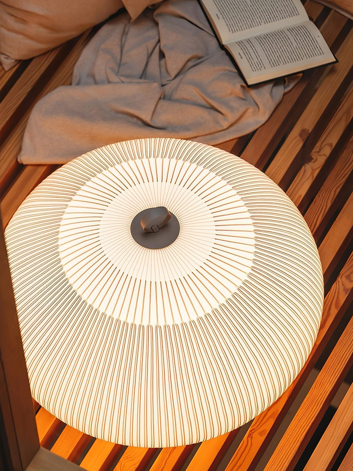Nancy moderne bordlampe i stof