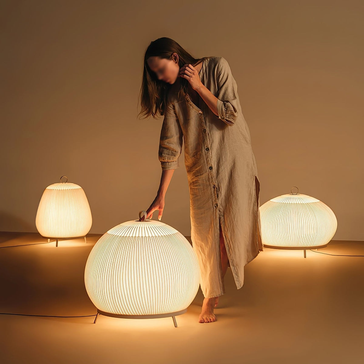 Nancy moderne bordlampe i stof