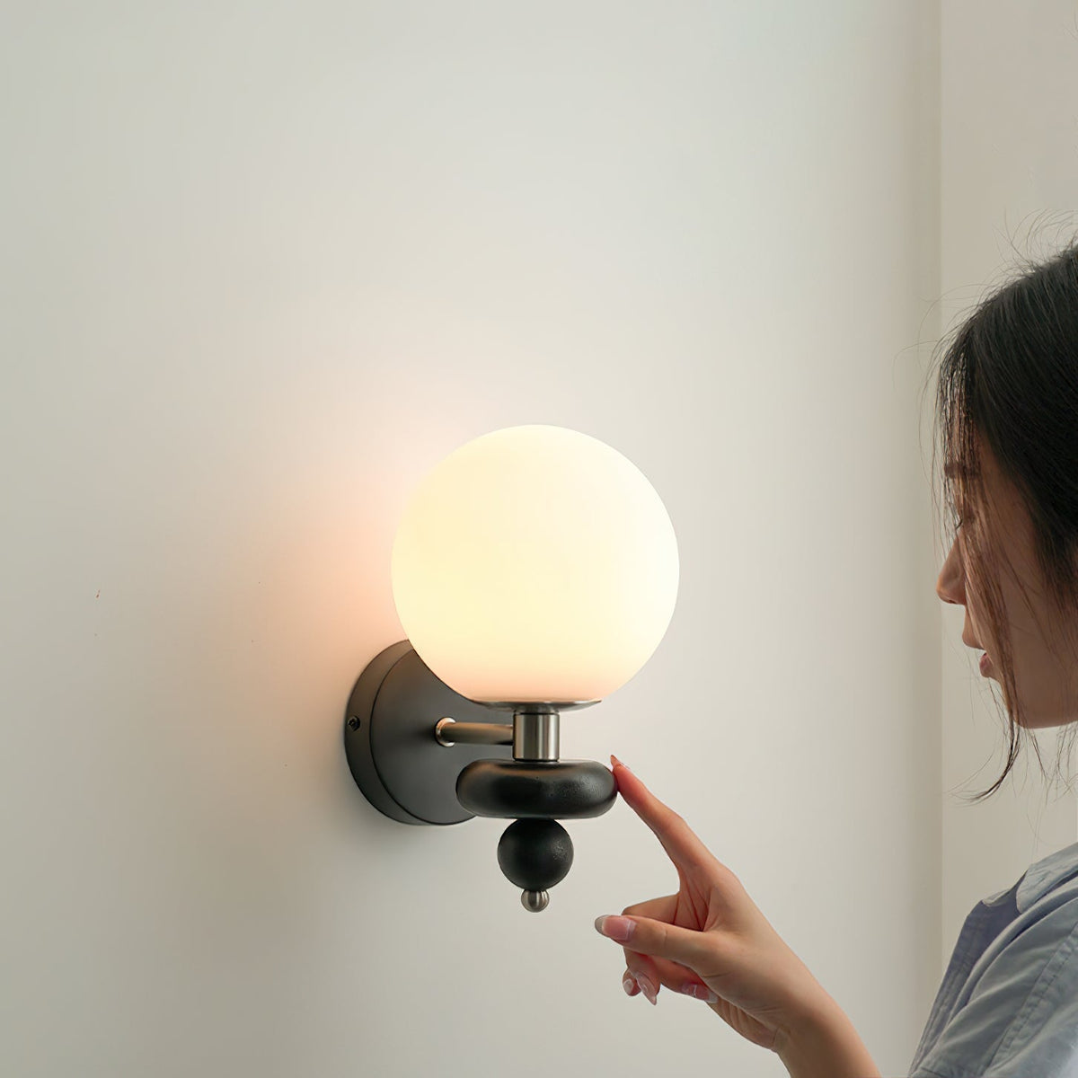 Lumueria modern klotformad vägglampa