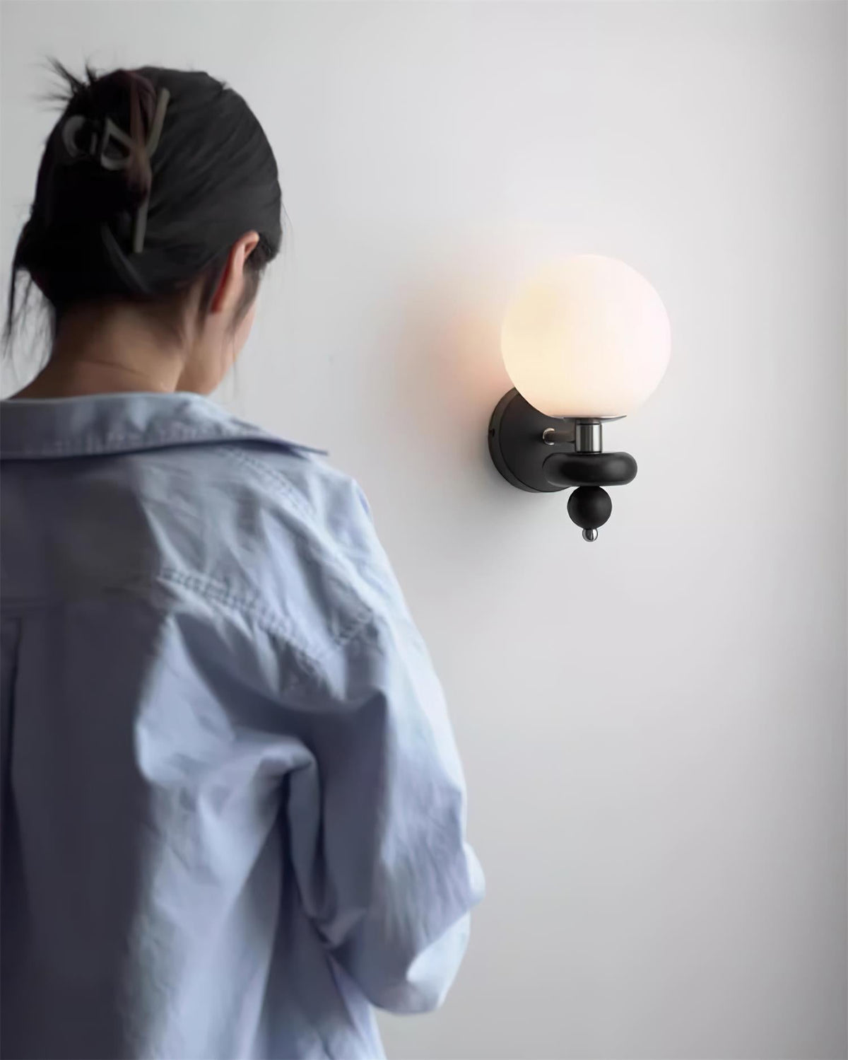 Lumueria modern klotformad vägglampa