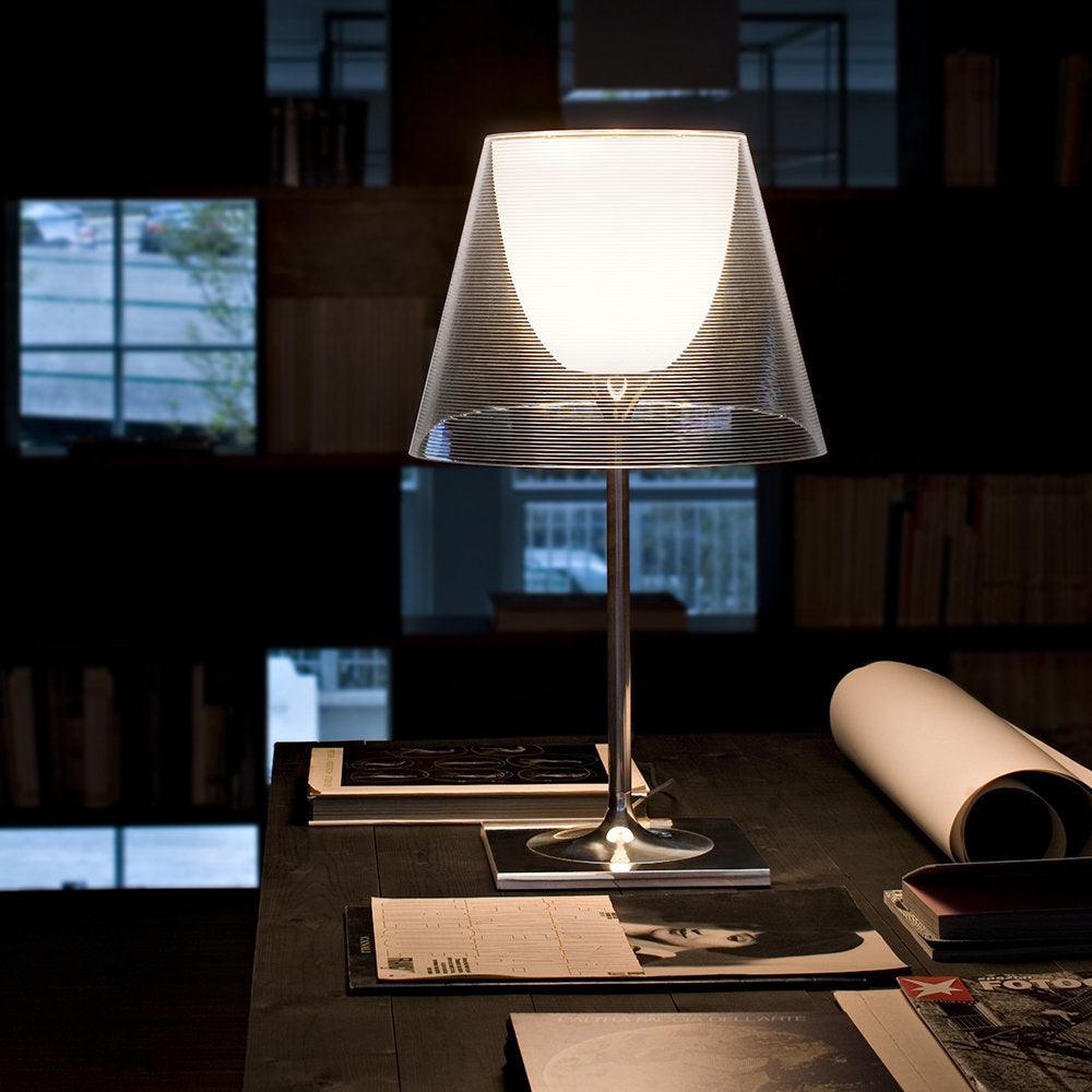 Bravon bordlampe i plast