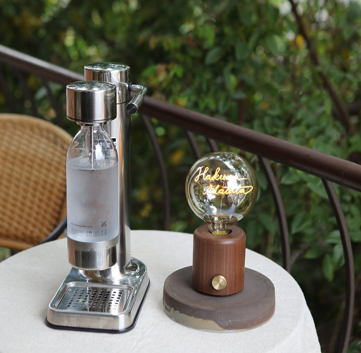 Candeeiro de mesa Altheil retro em madeira