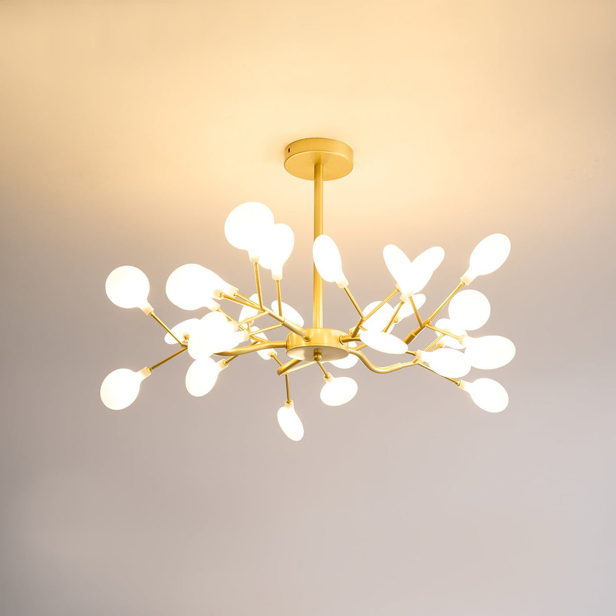 Riviselle LED-ljuskrona med eldflugor