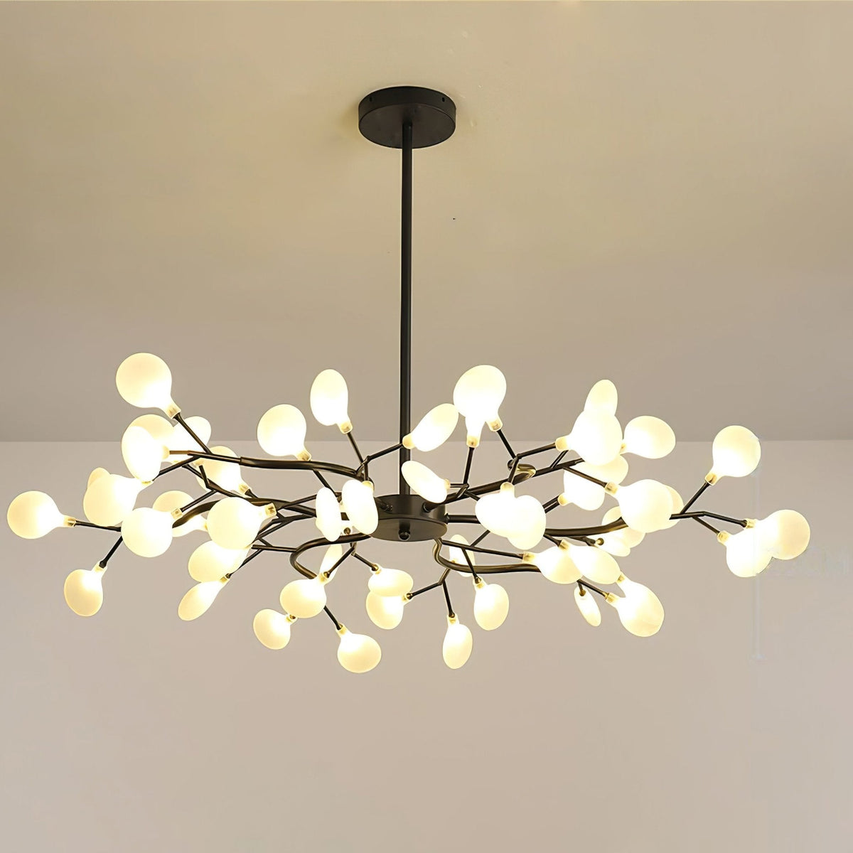 Riviselle LED-ljuskrona med eldflugor