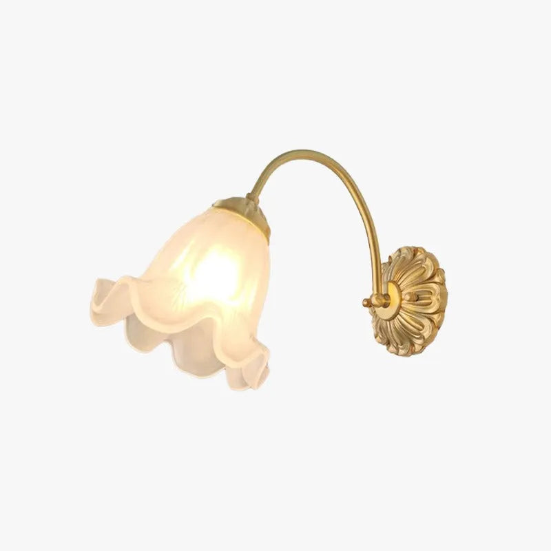 Arisha retro LED-indendørs væglampe i guld med blomsterformet design til soveværelse