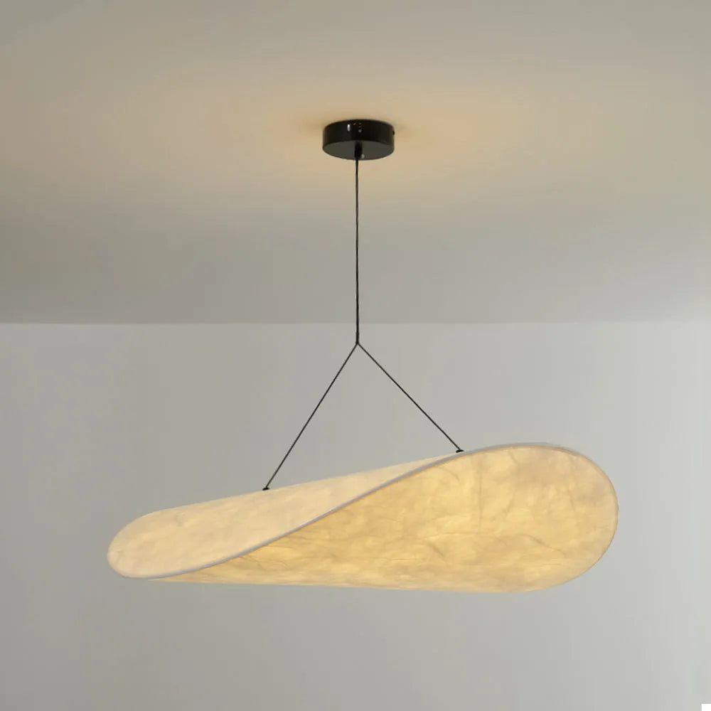 Ritta vintage art deco-hengilampi, málmur og hvítt silki, stofa/forstofa/listasafn