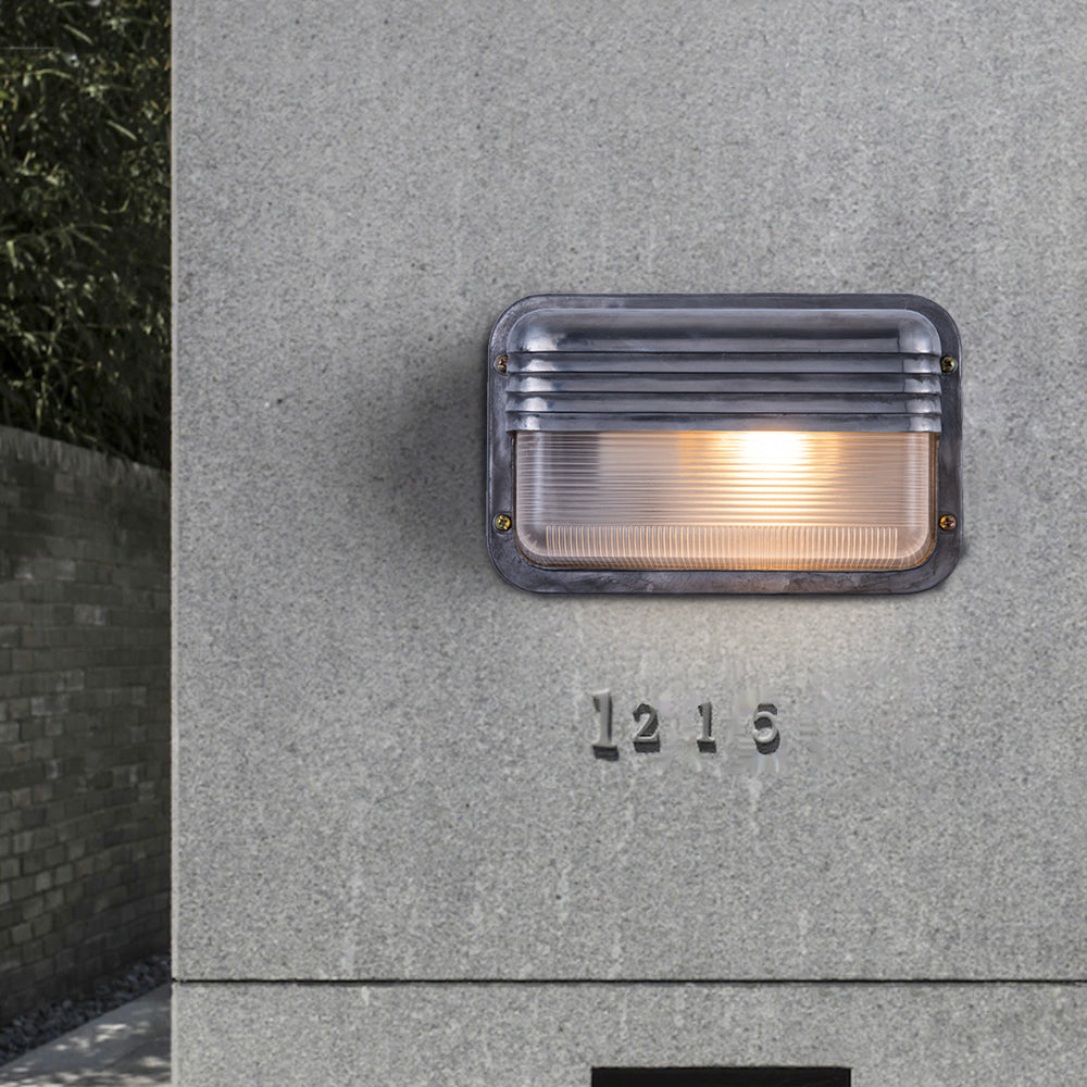 Wyre-geometrinen moderni metallinen ja lasinen ulkoseinävalaisin