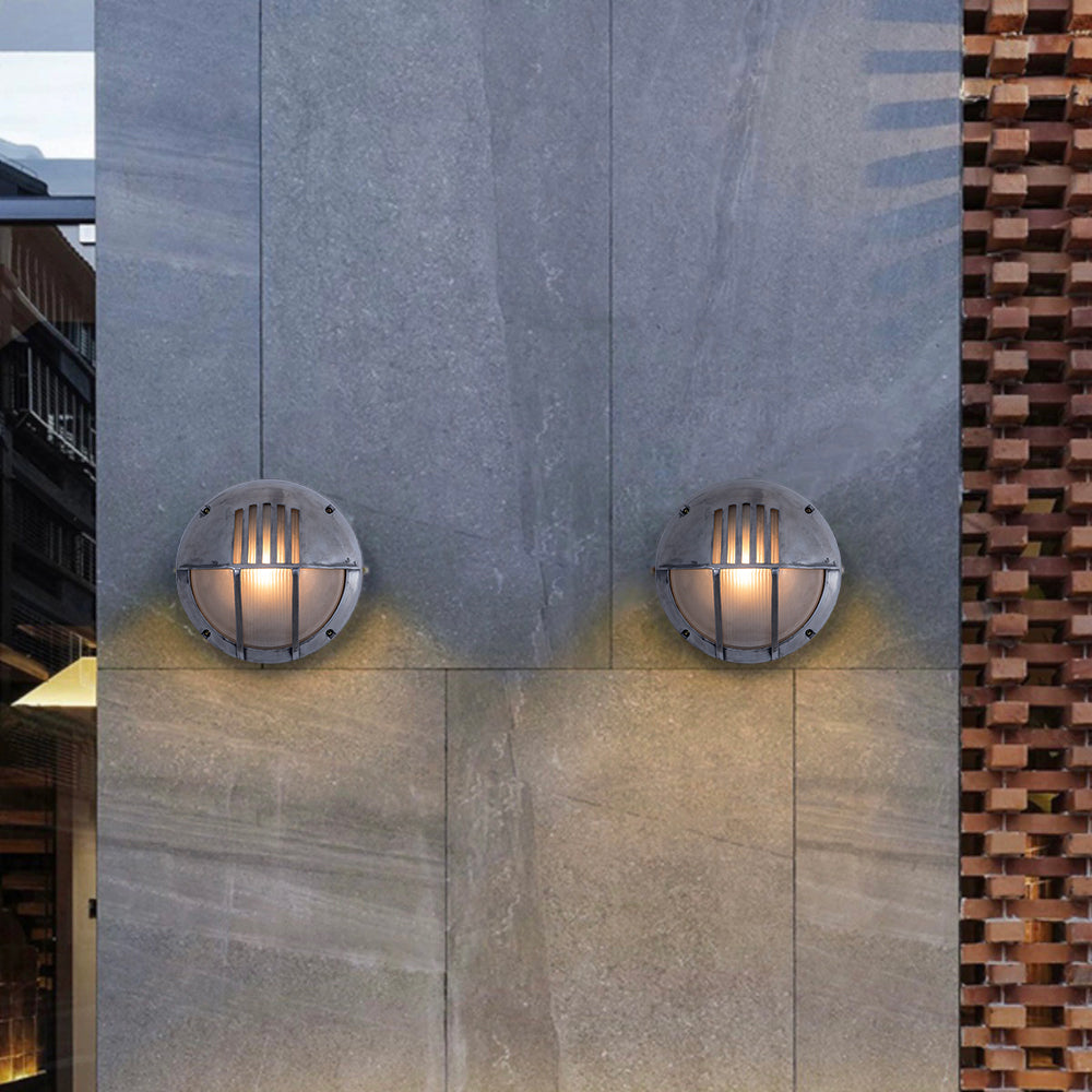 Wyre-geometrinen moderni metallinen ja lasinen ulkoseinävalaisin