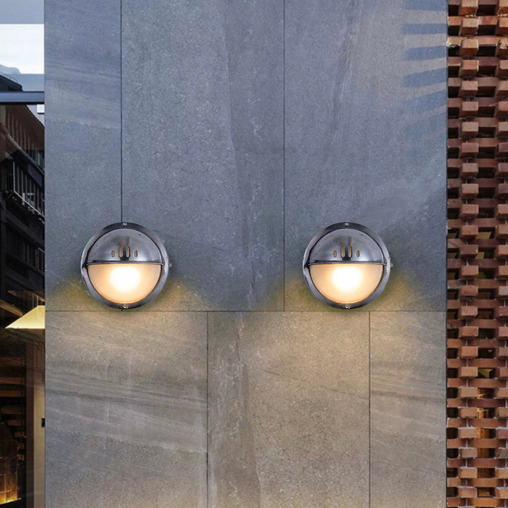 Wyre-geometrinen moderni metallinen ja lasinen ulkoseinävalaisin