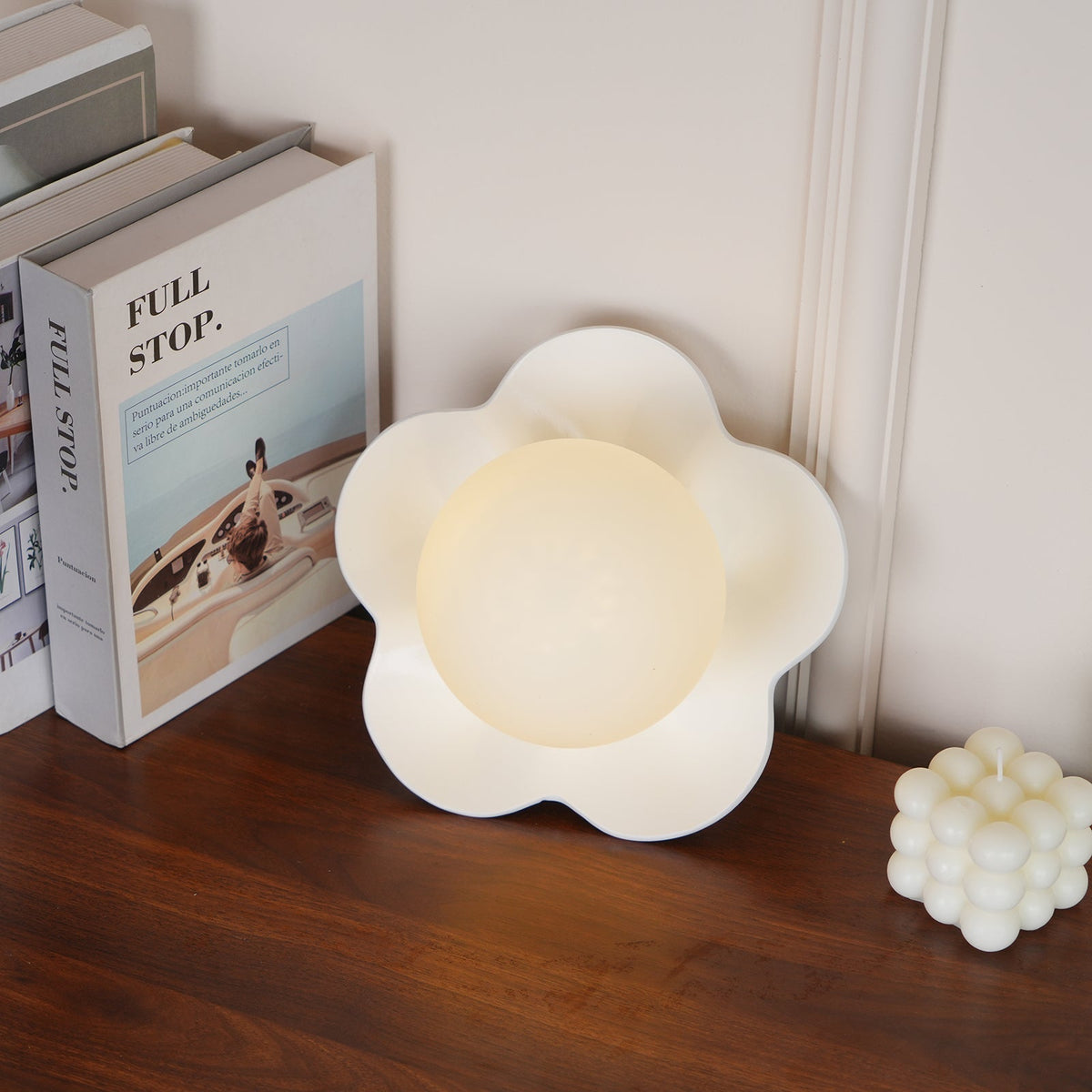 Petalia  Wall Lamp