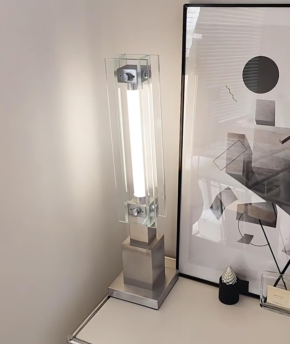 Modern bordslampa i akryl från Uloril