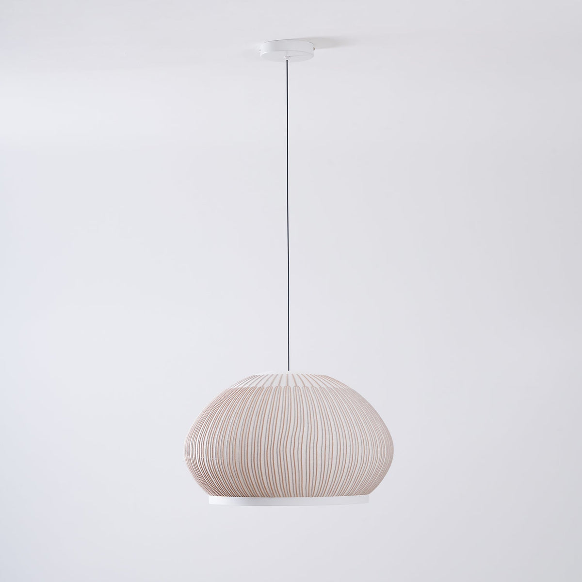 Lineiella minimalistisk pendellampa i tyg
