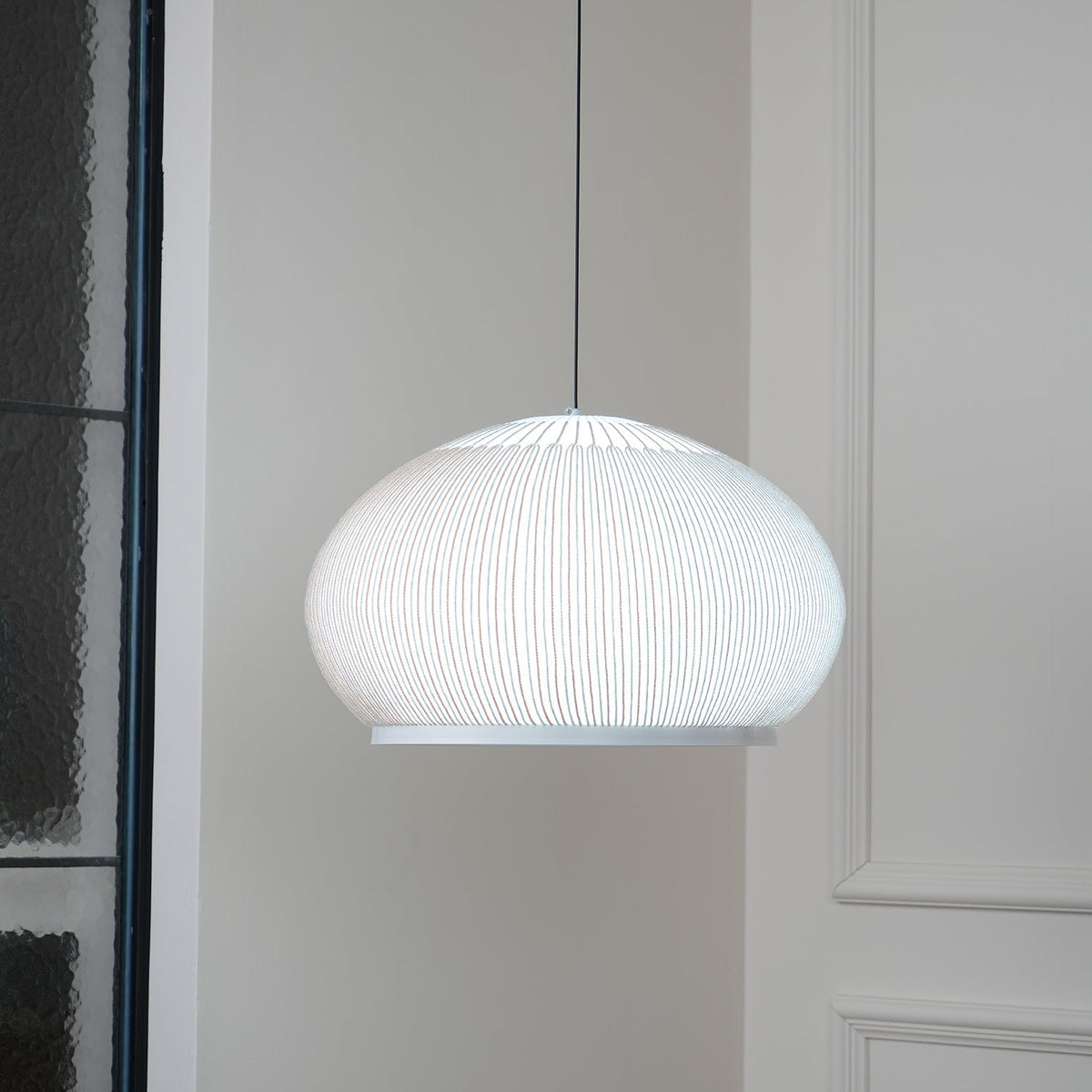 Lineiella minimalistisk pendellampa i tyg