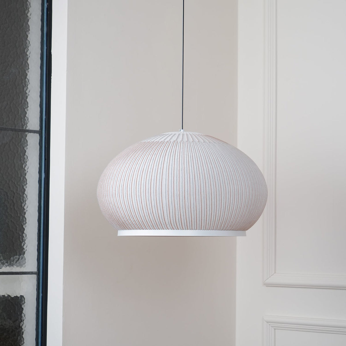Lineiella minimalistisk pendellampa i tyg