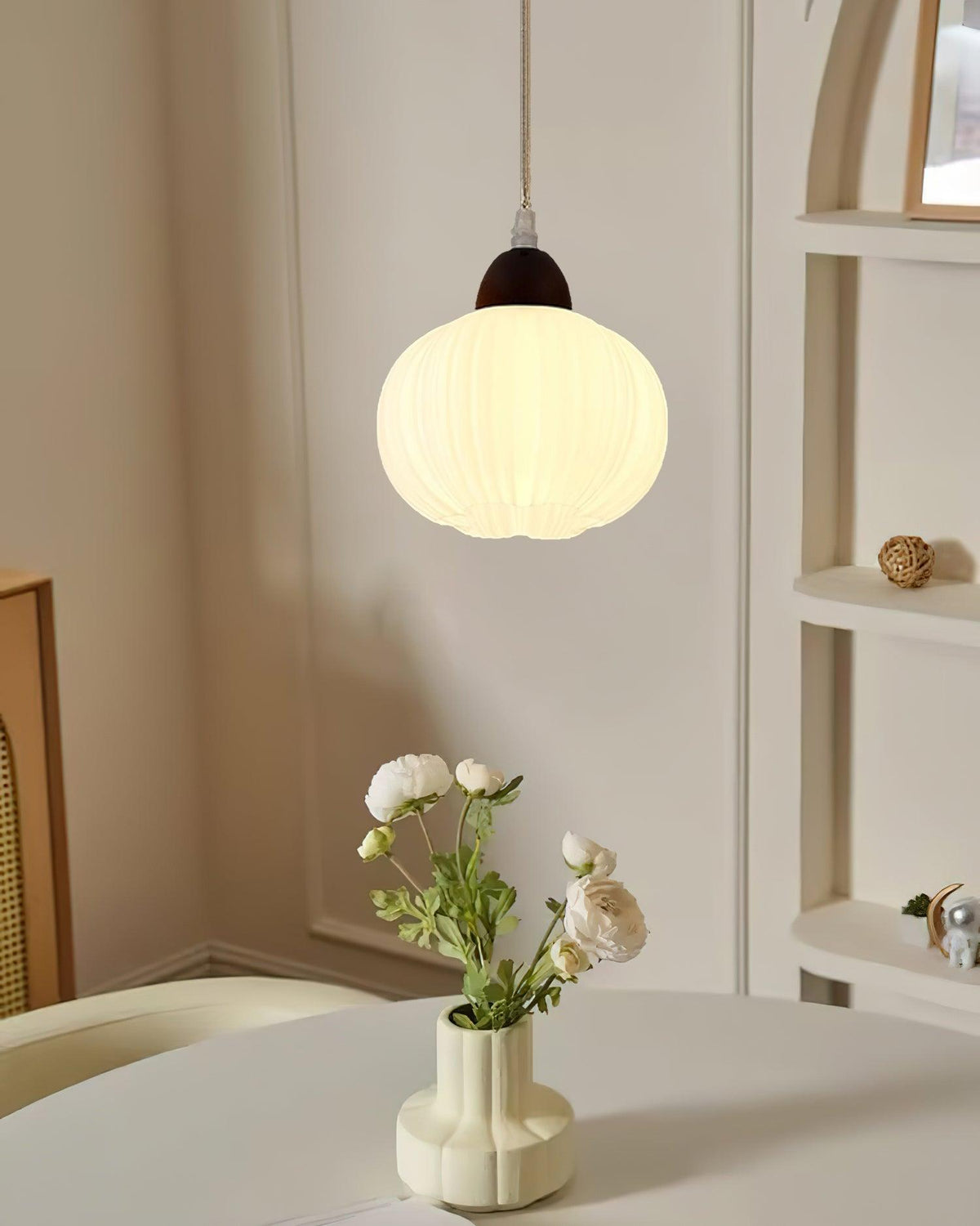 Moderne pendellampe i træ, græskar