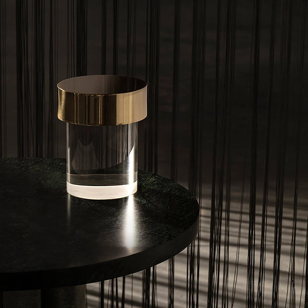 Pryden minimalistisk bordlampe