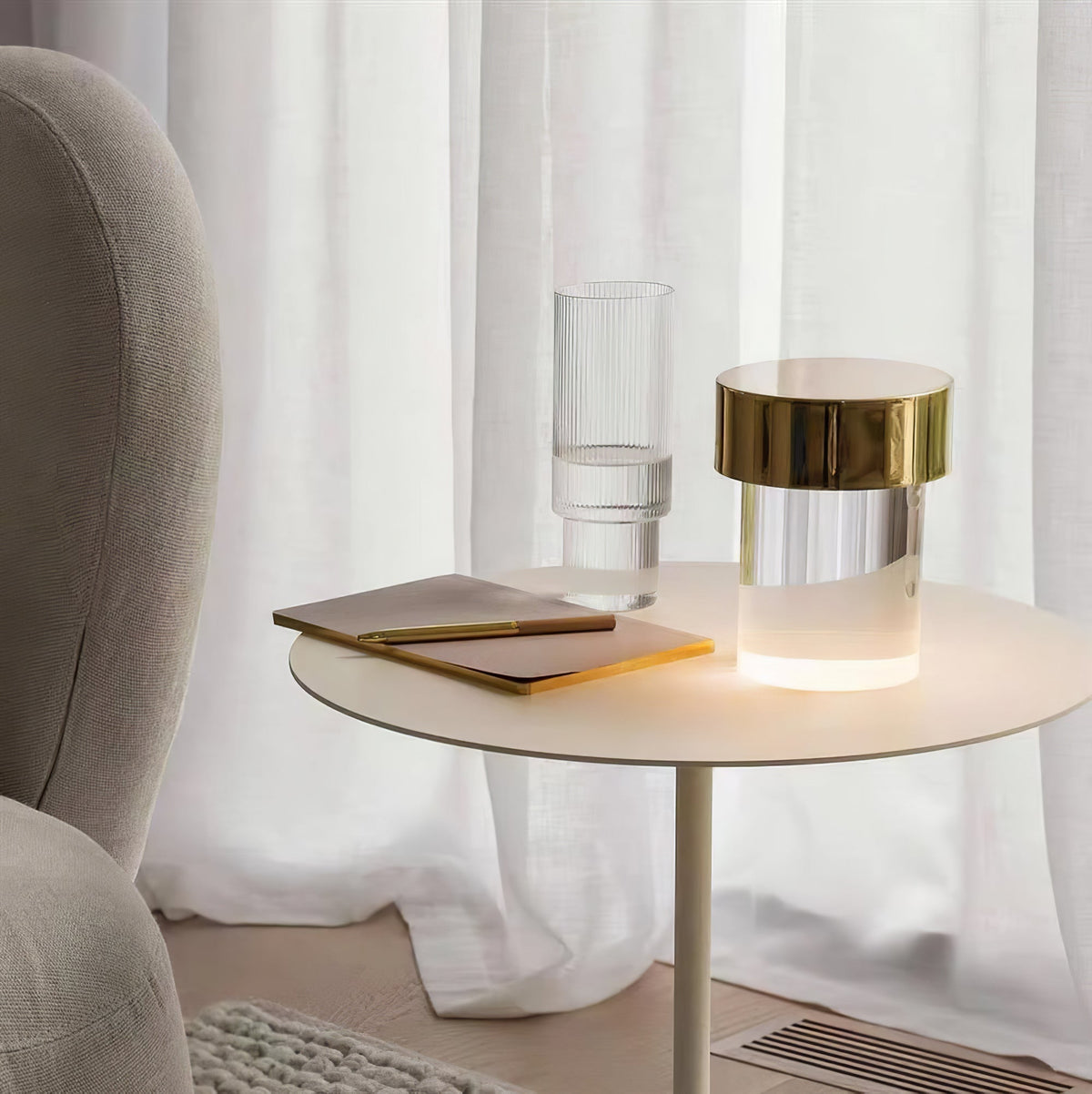 Pryden minimalistisk bordlampe