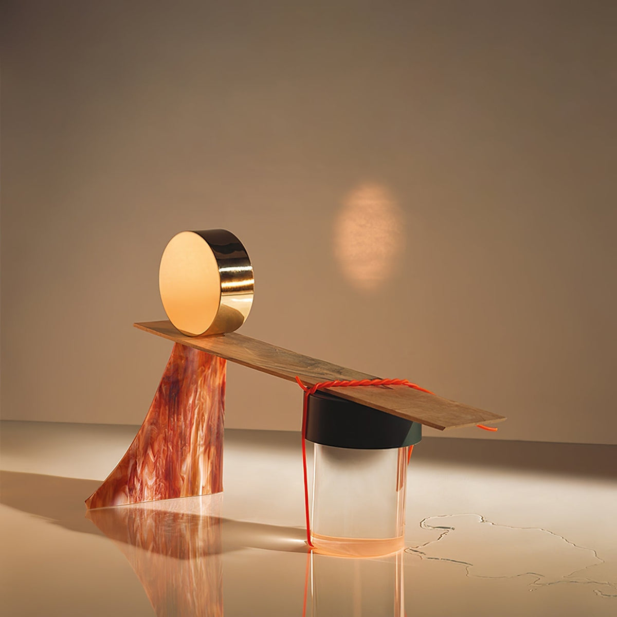 Pryden minimalistisk bordlampe
