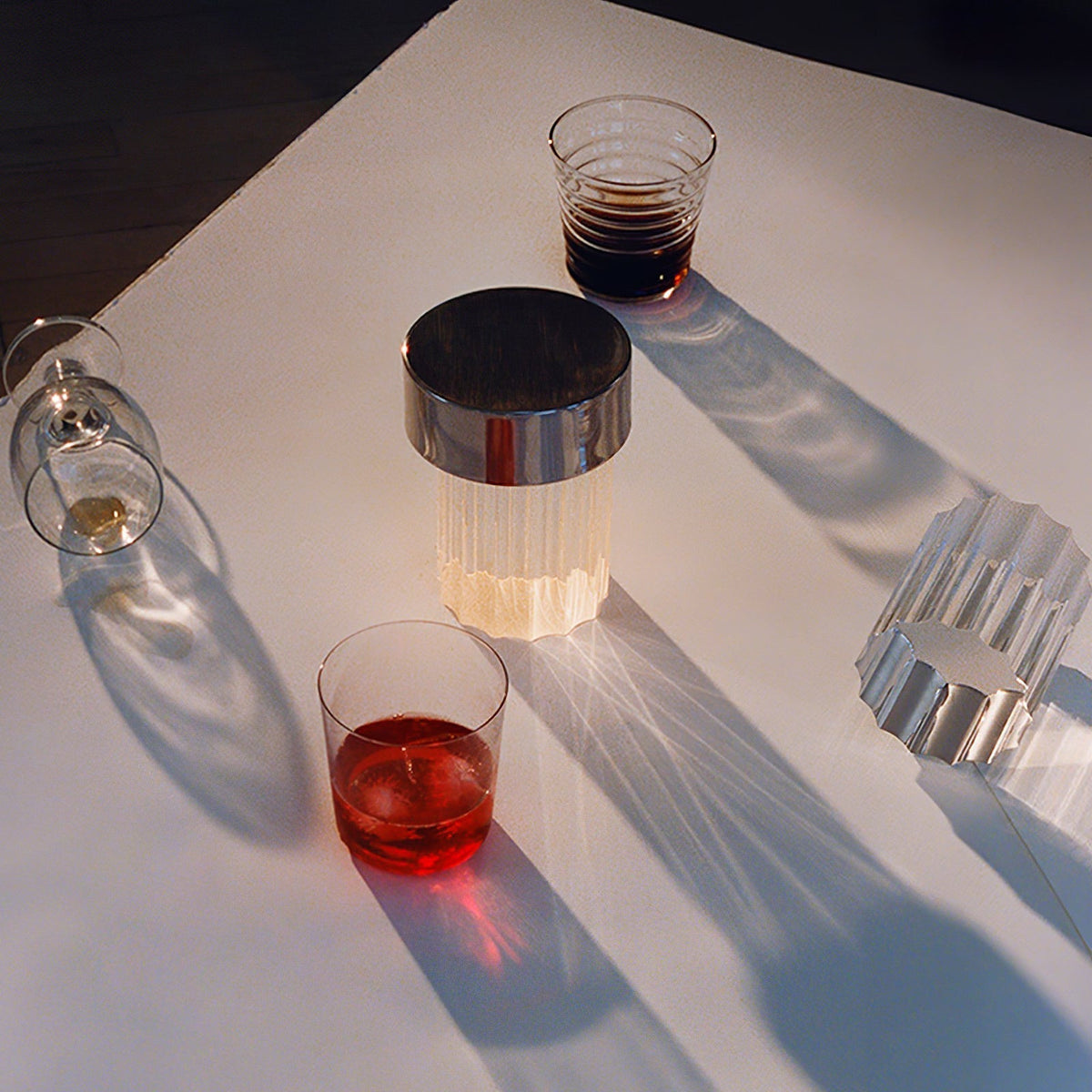 Pryden minimalistisk bordlampe