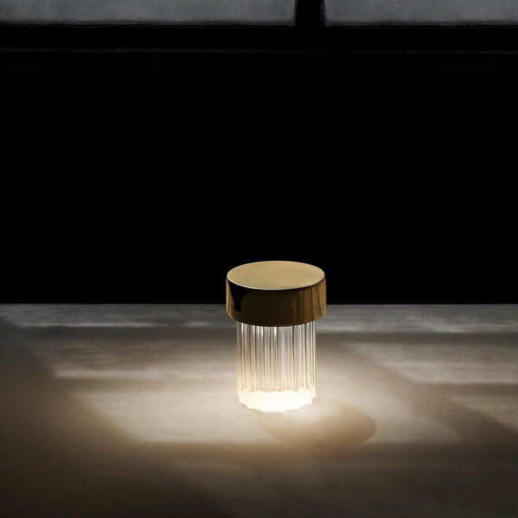 Pryden minimalistisk bordlampe