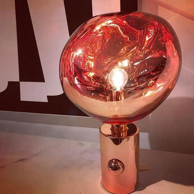 Velan kunstnerisk bordlampe
