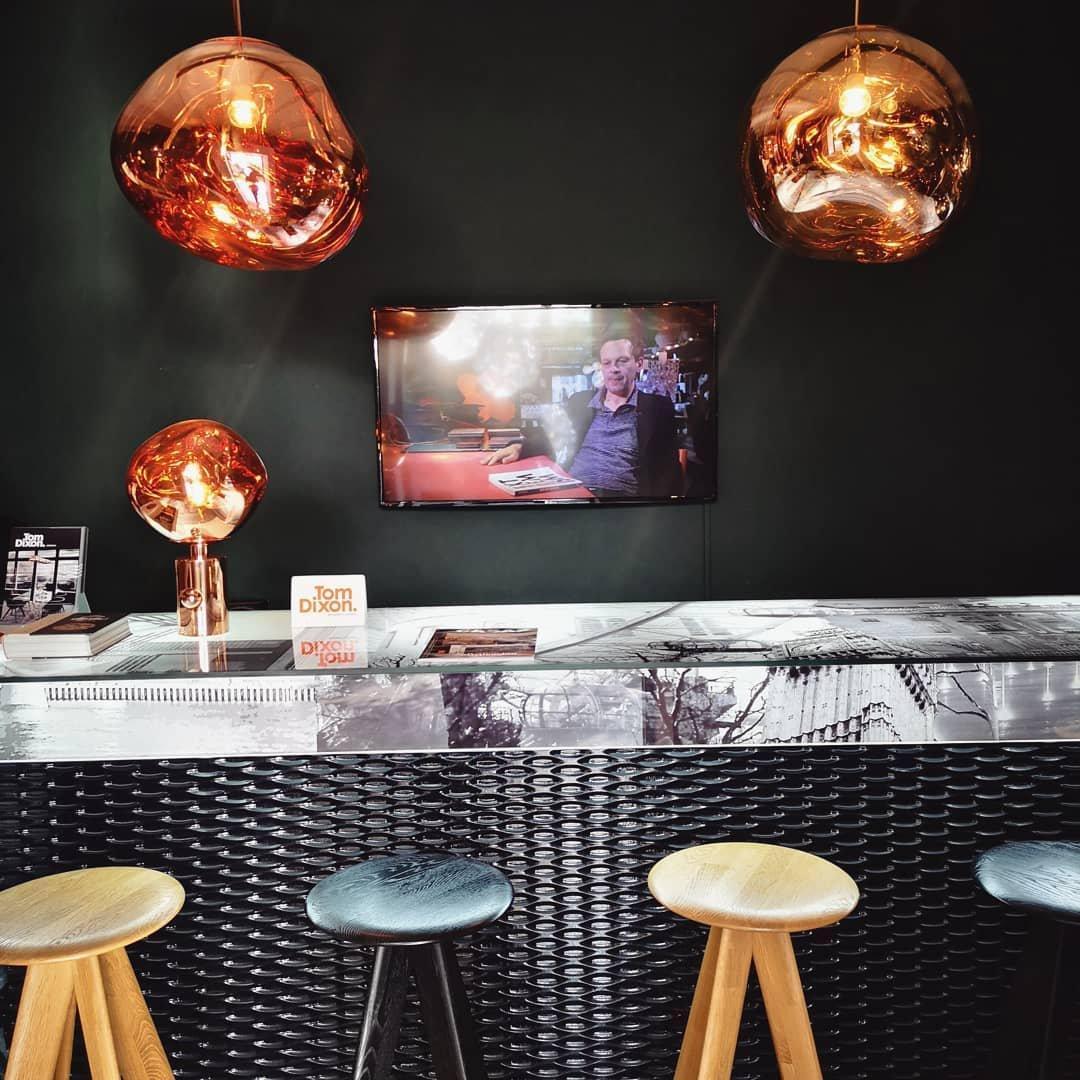 Velan kunstnerisk bordlampe