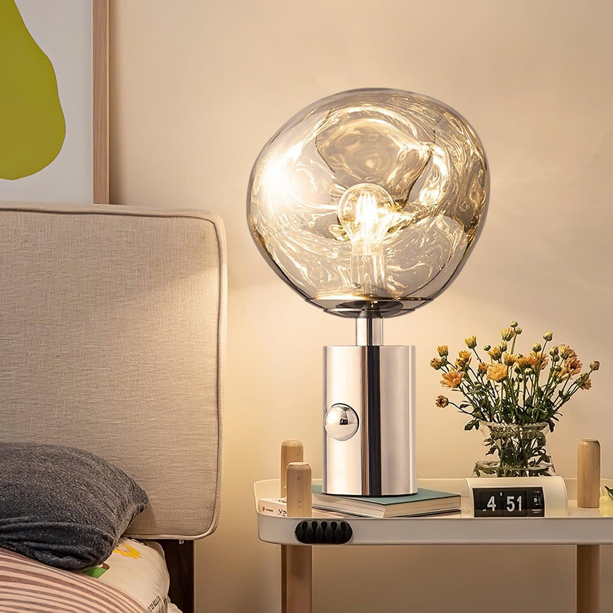 Velan kunstnerisk bordlampe