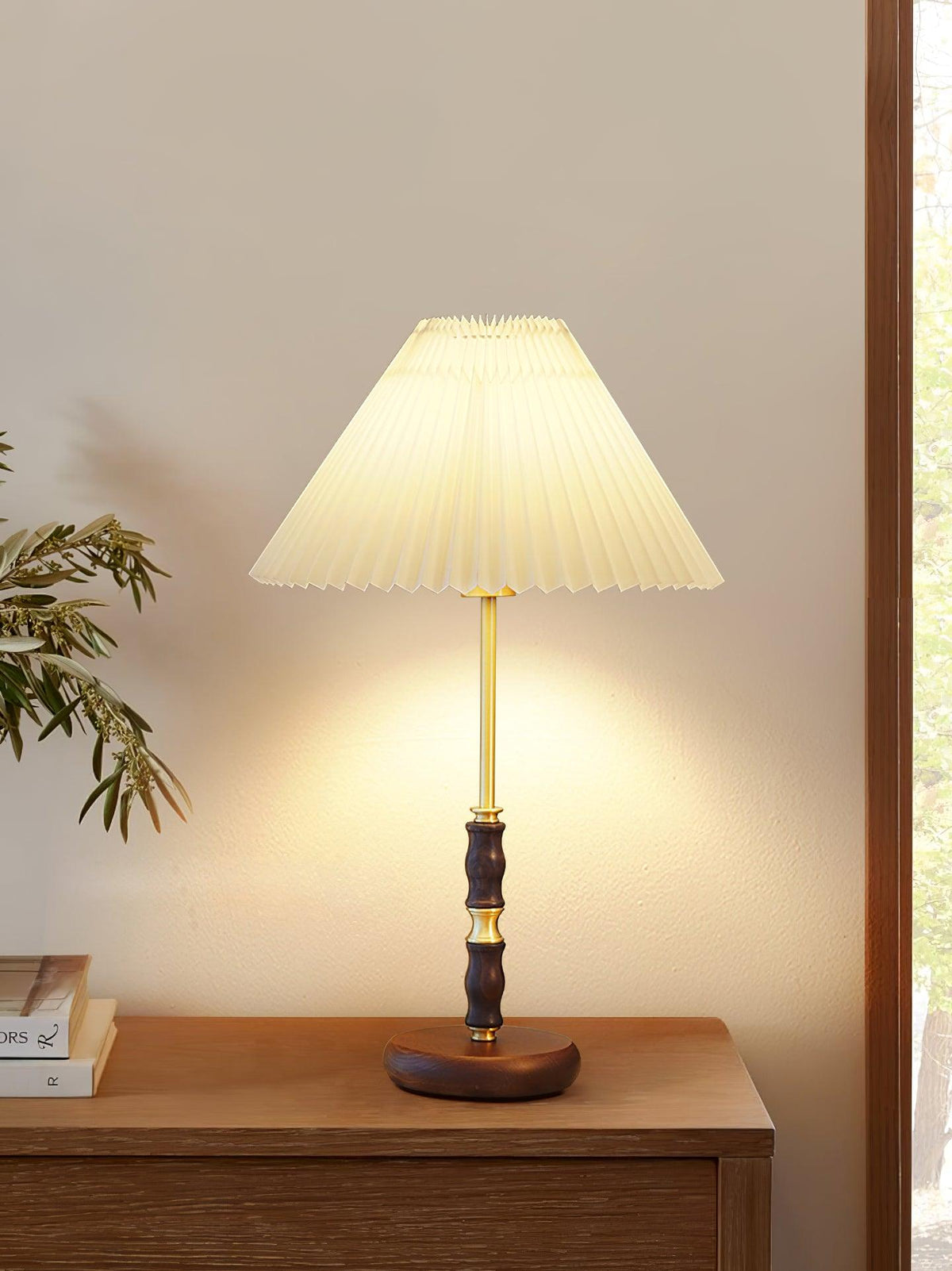 Vovenil bordslampa med veckad skärm