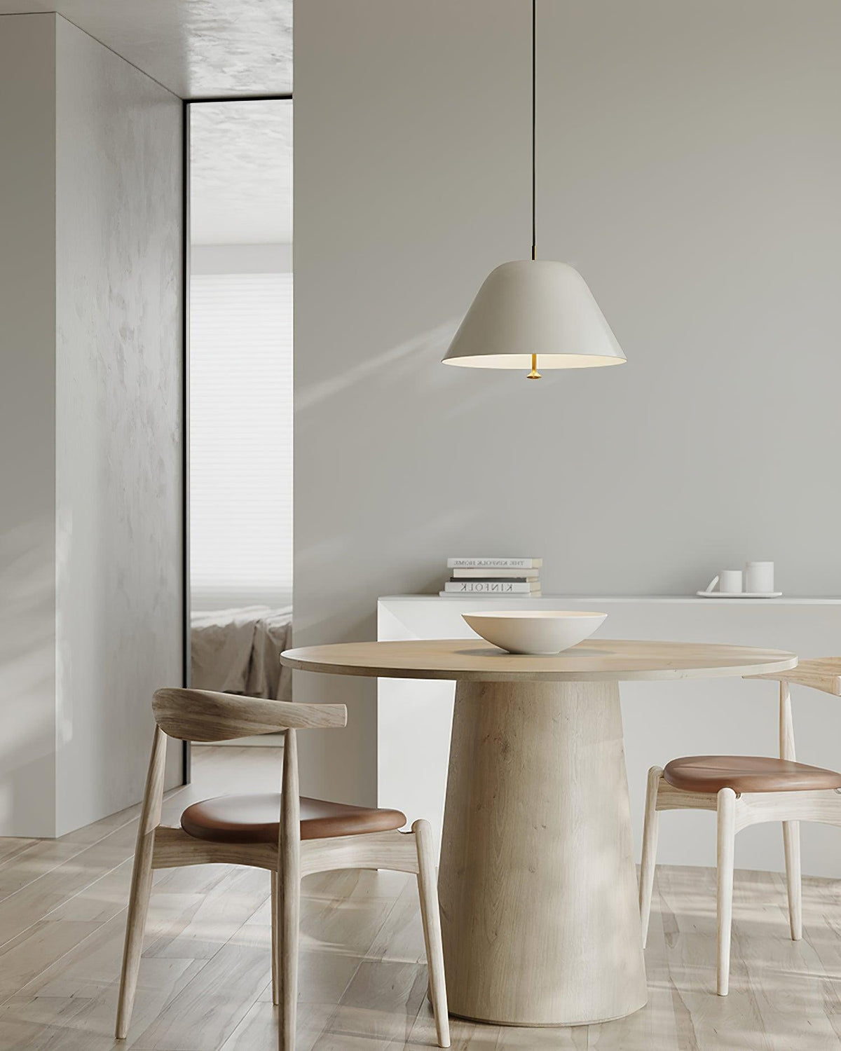 Moderne pendel med metalskærm i grøn og hvid, minimalistisk