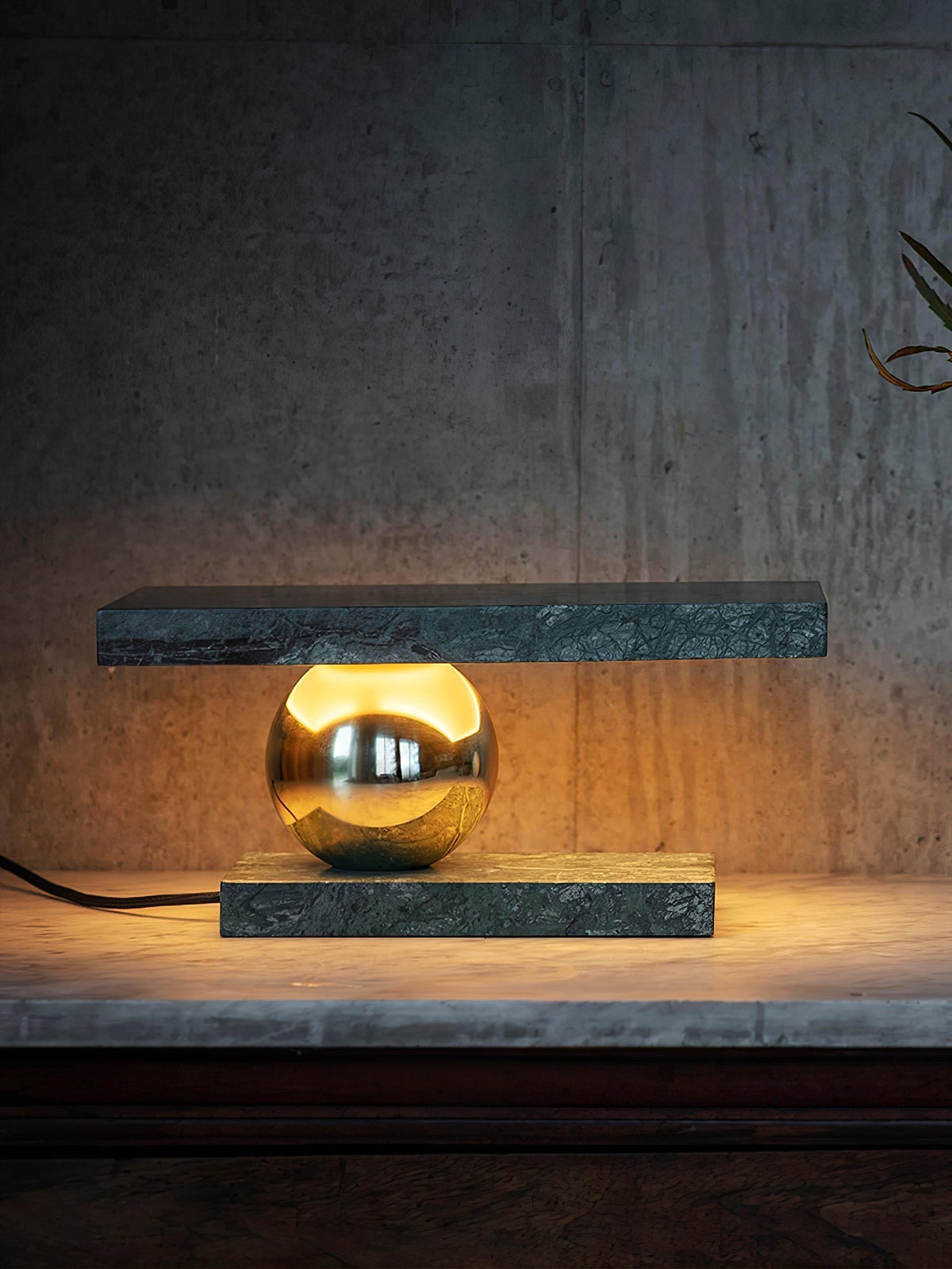 Andrew moderne marmorbordlampe