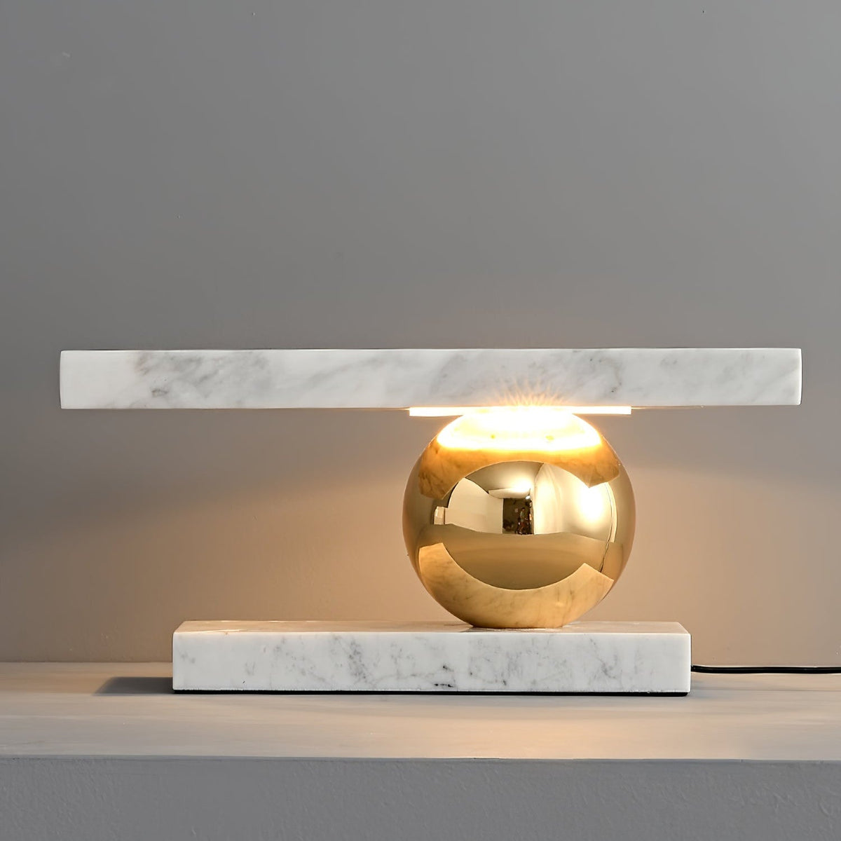 Andrew moderne marmorbordlampe