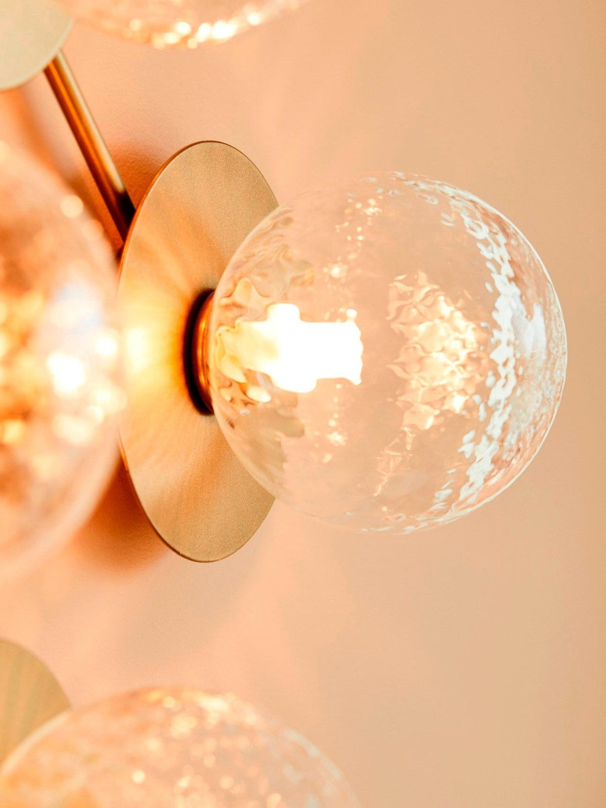 Candeeiro de parede minimalista Nifte em forma de disco e globo