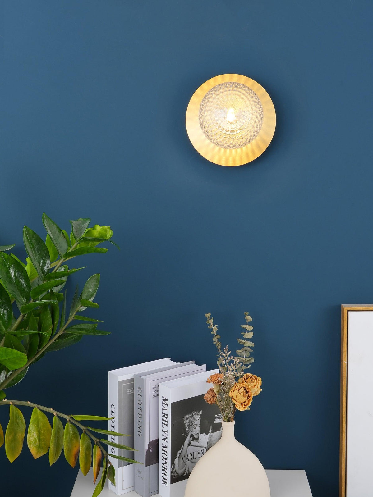 Candeeiro de parede minimalista Nifte em forma de disco e globo