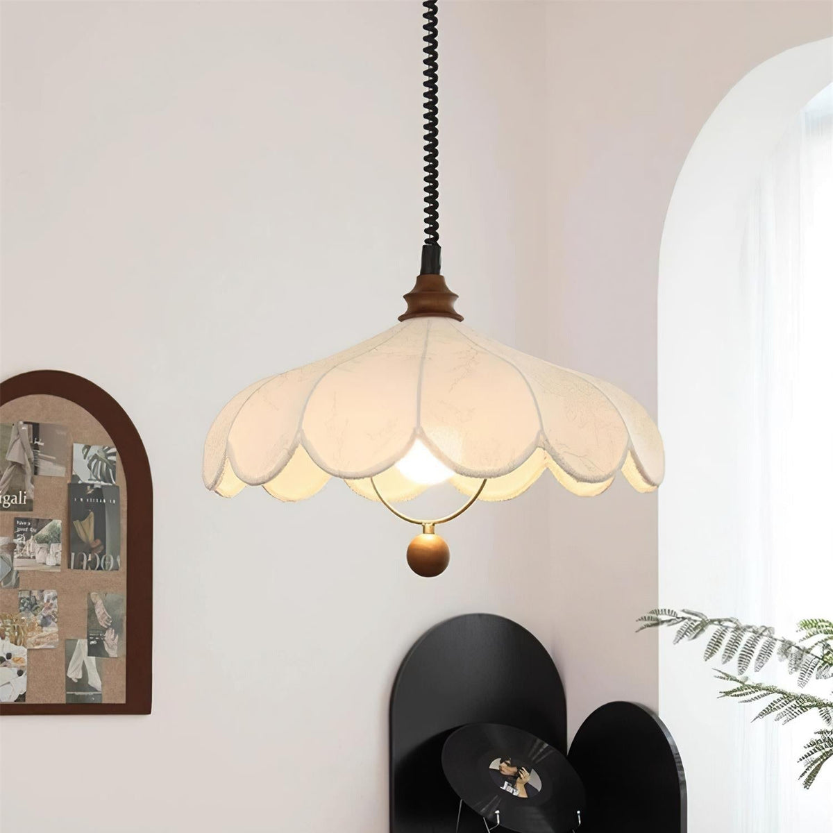 Hana vintagependellampe med blomstermotiv