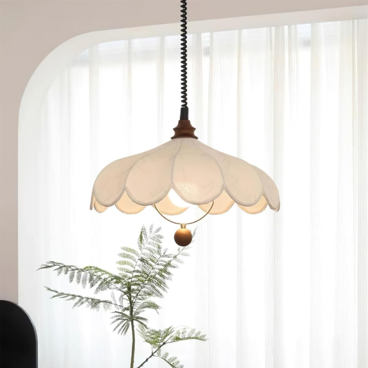 Hana vintagependellampe med blomstermotiv