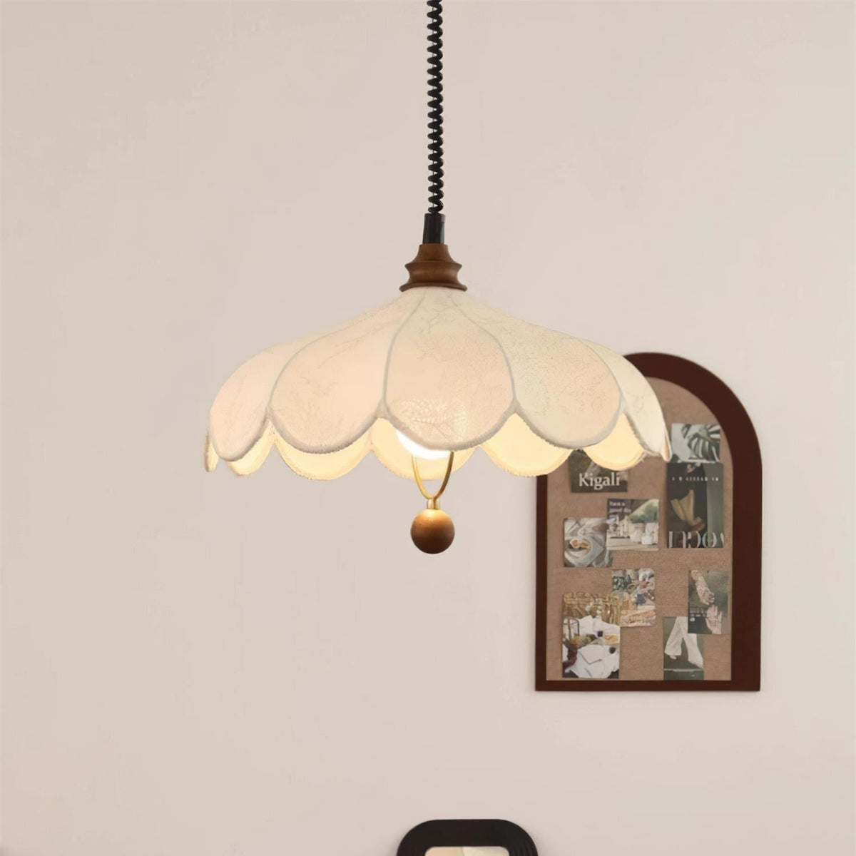Hana vintagependellampe med blomstermotiv