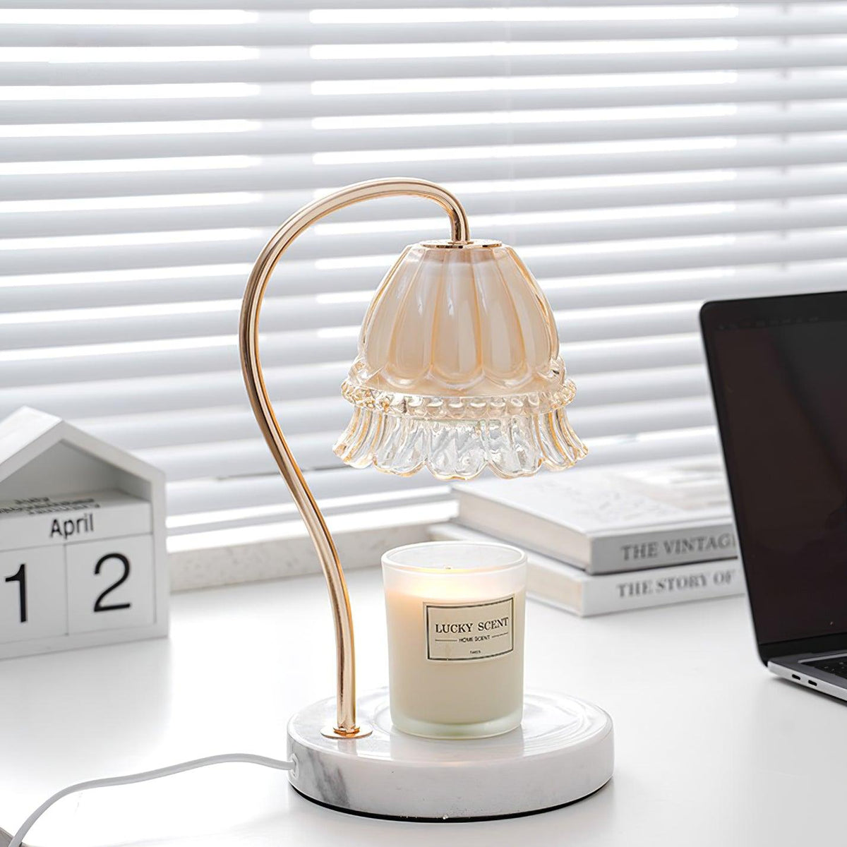 Daze Nordic Art Warmer-bordlampe i marmor