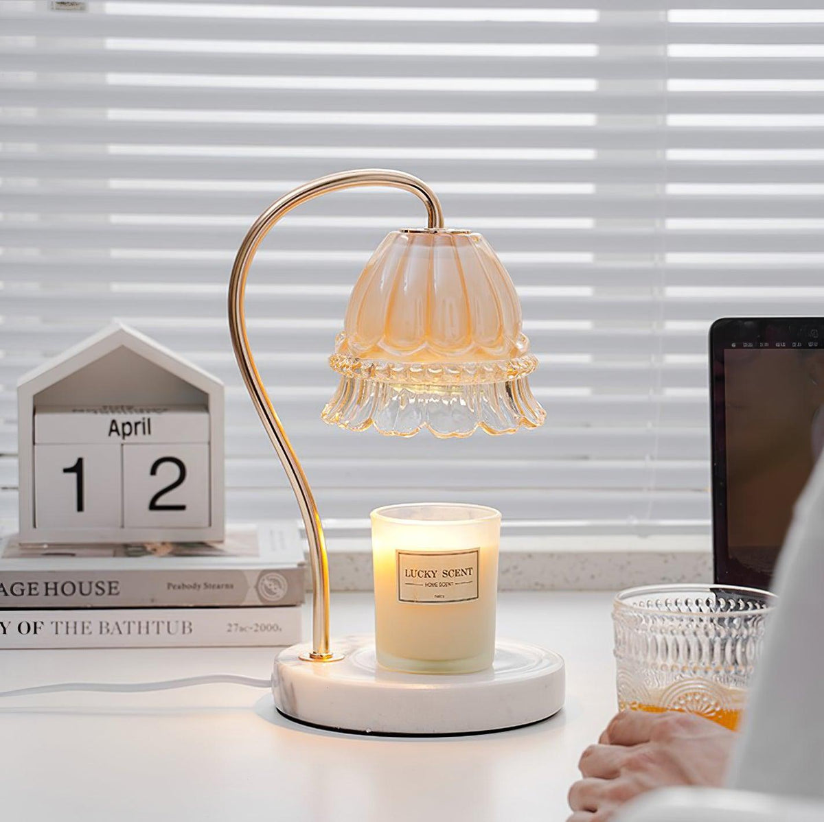 Daze Nordic Art Warmer-bordlampe i marmor