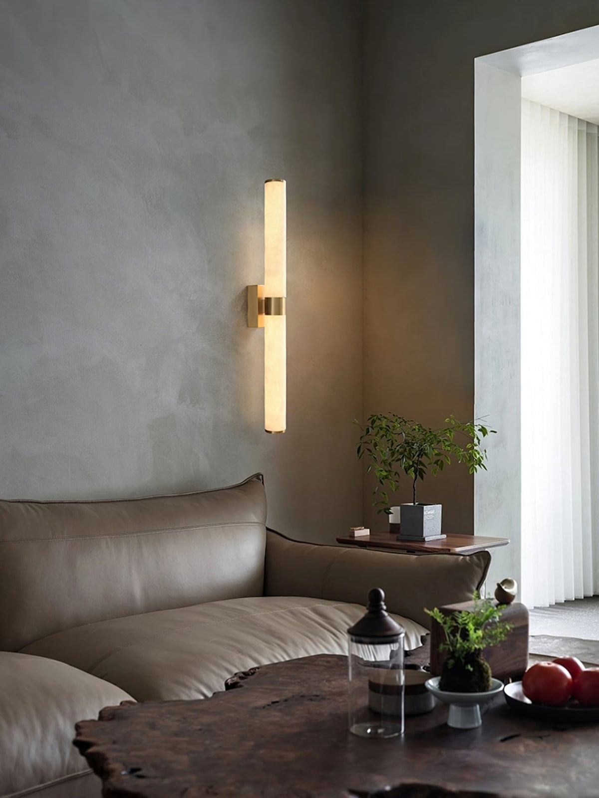 Olmirira minimalistisk vägglampa i alabaster