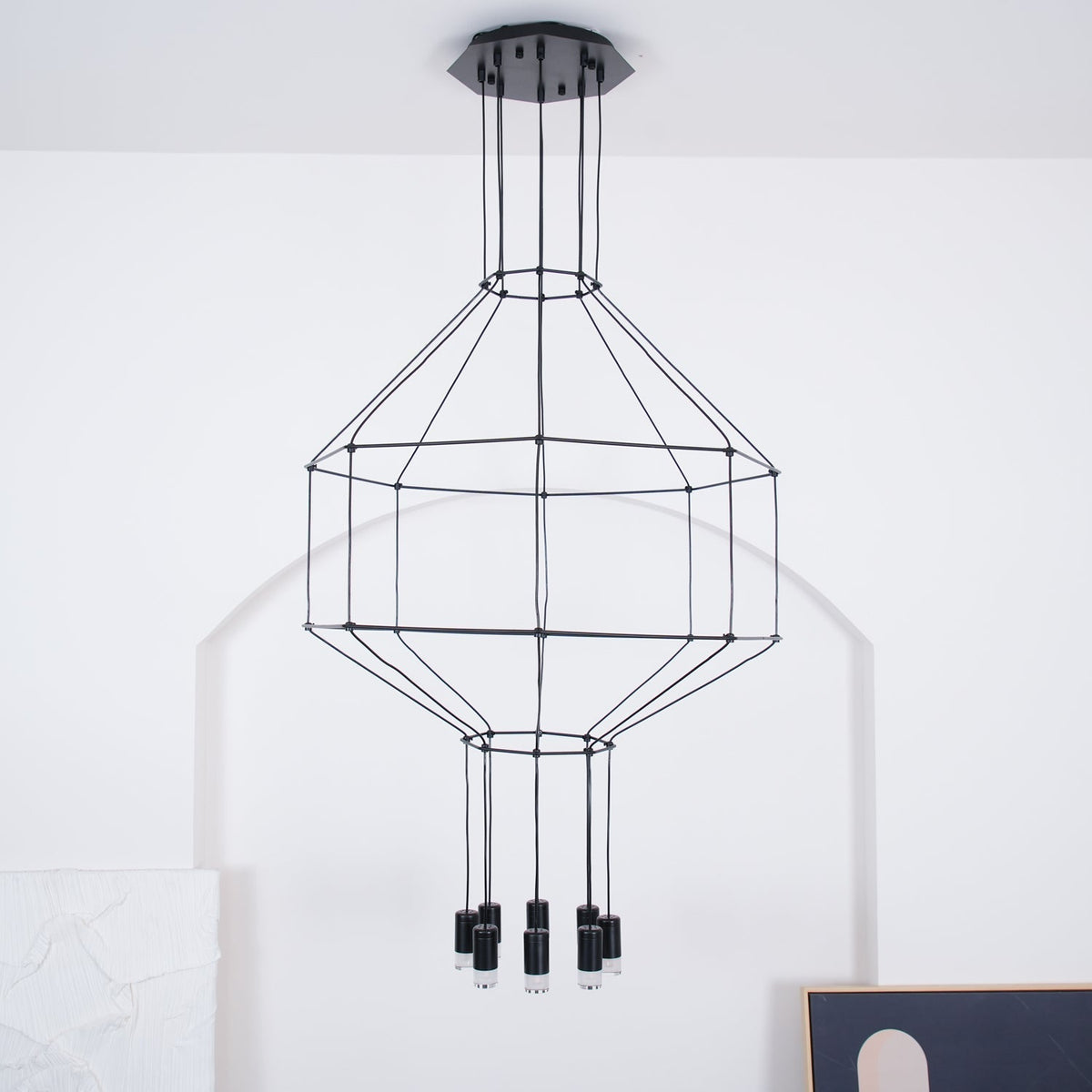Candeeiro de teto Tevenq com linhas, estrutura de arame preta e LED