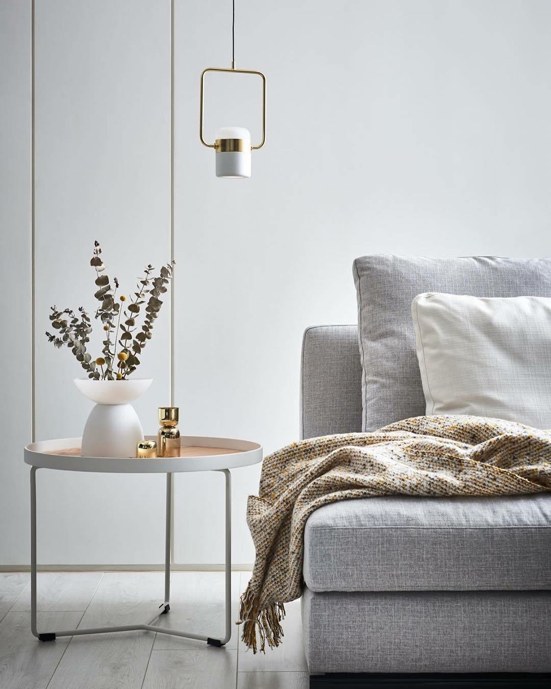 Lirael justerbar glaspendellampa med mässing