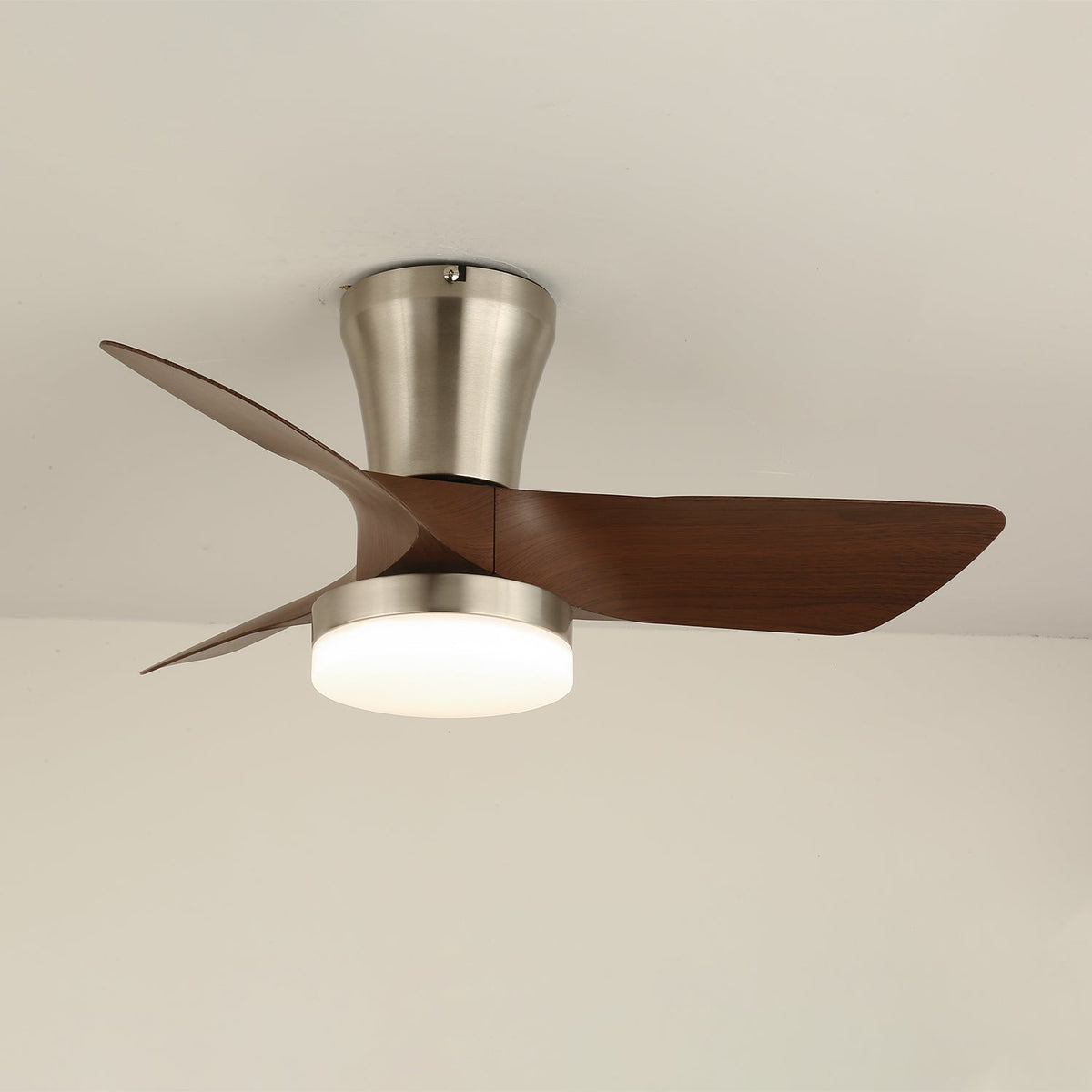 Luz de teto com ventoinha de madeira moderna Trivon