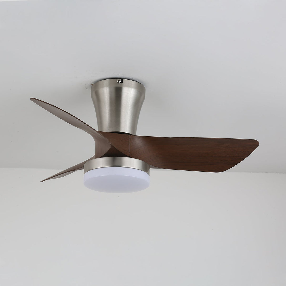 Luz de teto com ventoinha de madeira moderna Trivon