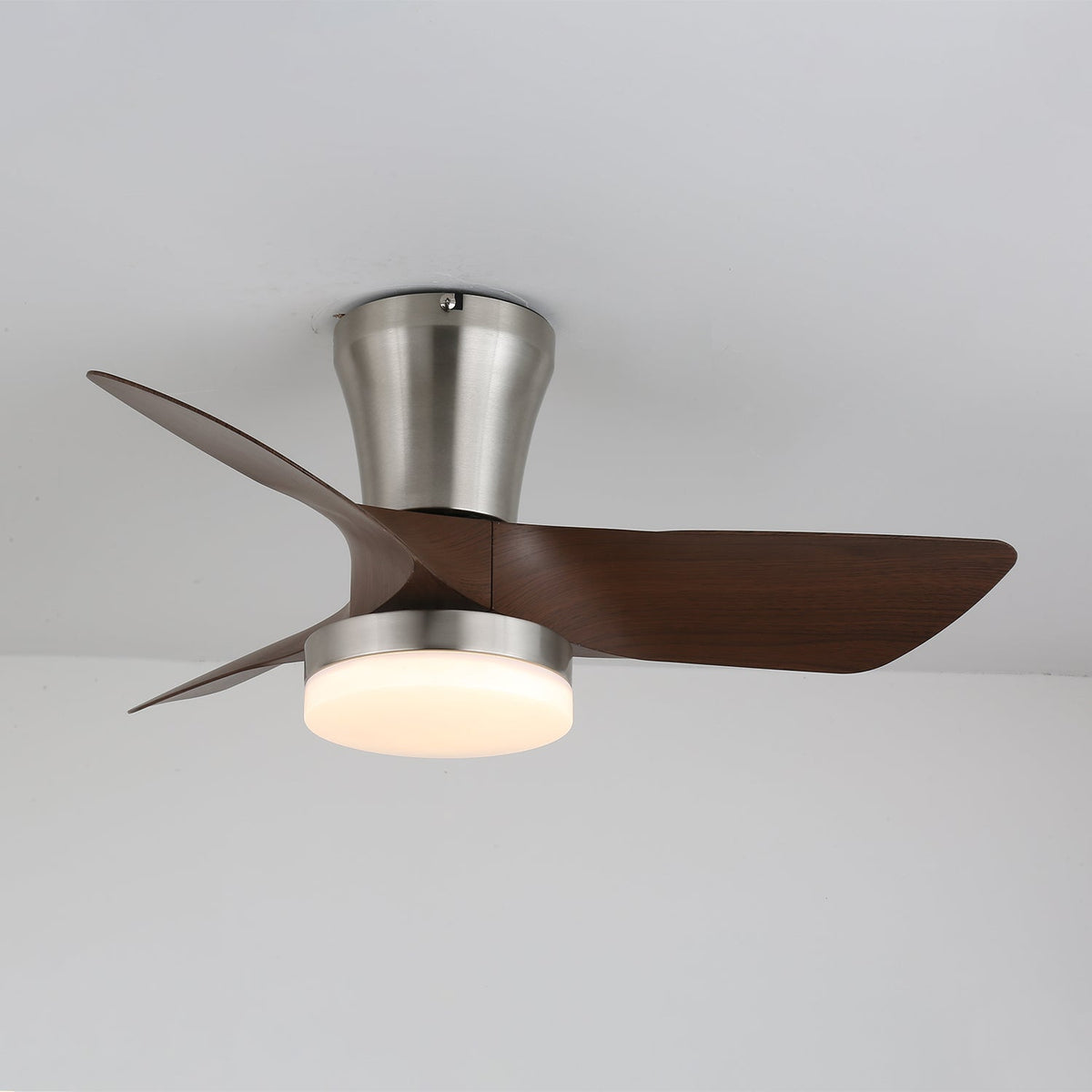 Luz de teto com ventoinha de madeira moderna Trivon