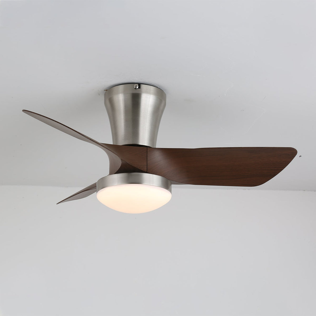 Luz de teto com ventoinha de madeira moderna Trivon