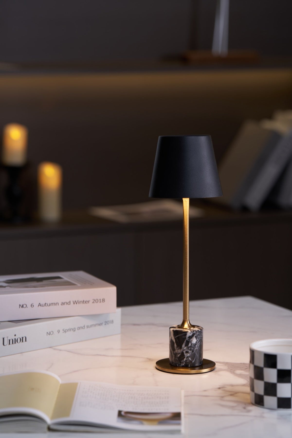 Pennyn minimalistinen pöytälamppu